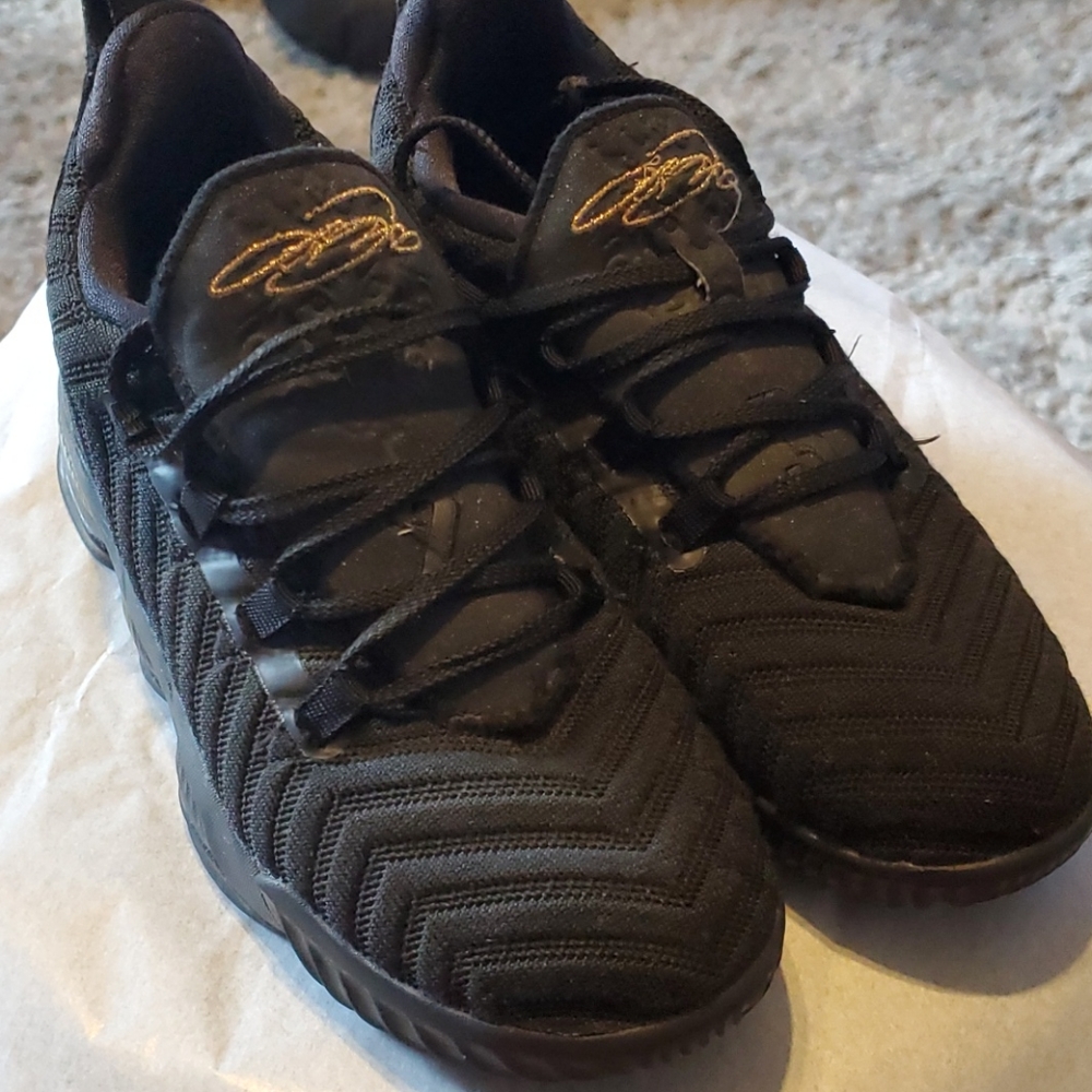 Nike "I'm King" boys